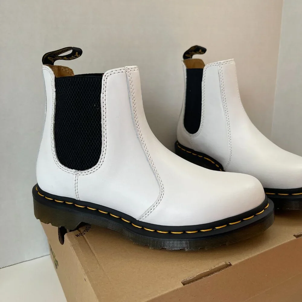 NIB Dr. Martens 2976 Softy T White Pull On Leather Chelsea Boots Women’s Size 7